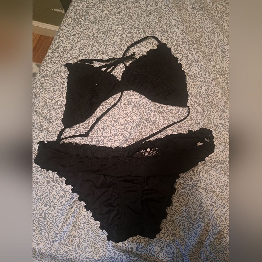 Black bikini